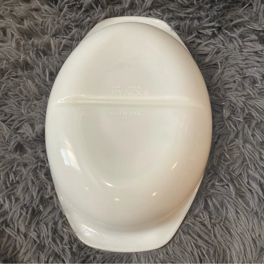 Vintage Solid White PYREX Divided Casserole Dish No Lid 1 1/2 Qt.